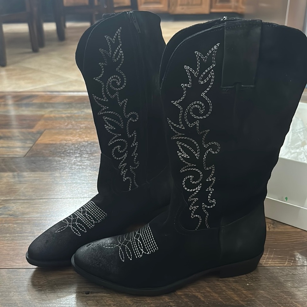 Black Embroidered Heeled Boots